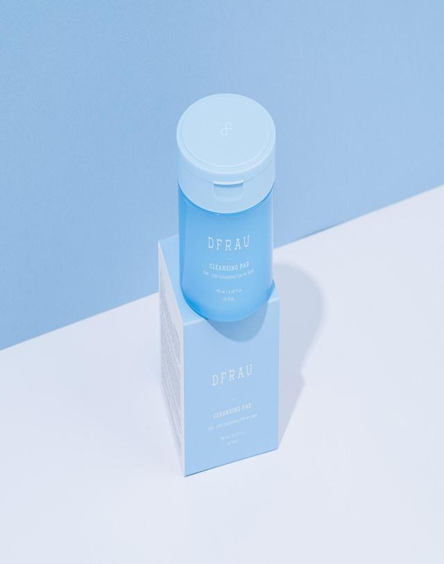 디에프 클렌징 & 필링 패드 (60매 / 190ml) [유럽인증획득] 착용컷