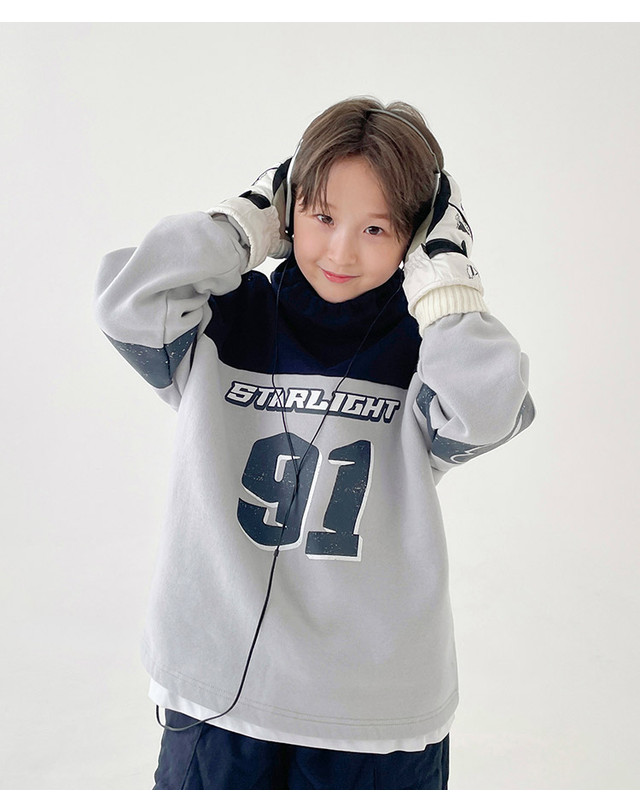 베리클로젯 [기모] 스타라이트 맨투맨 착용컷
