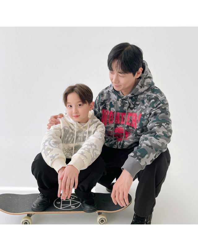 베리클로젯 [기모] 원더스 카모 후드티 착용컷