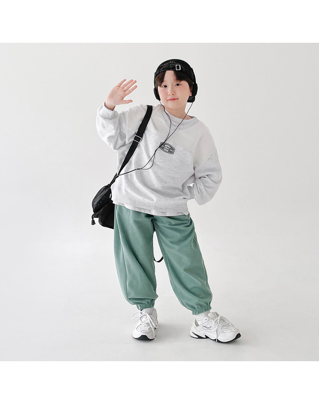 베리클로젯 베리 크루 맨투맨 착용컷