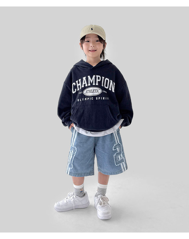 베리클로젯 빌리 트랙 버뮤다 데님 팬츠 착용컷