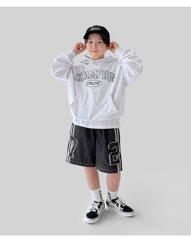 베리클로젯 빌리 트랙 버뮤다 데님 팬츠 착용컷