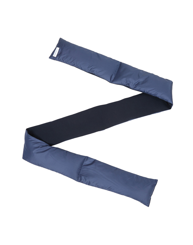 나나미카 나나미카 패딩 목도리 S25FK056E NAVY (남여공용) 착용컷