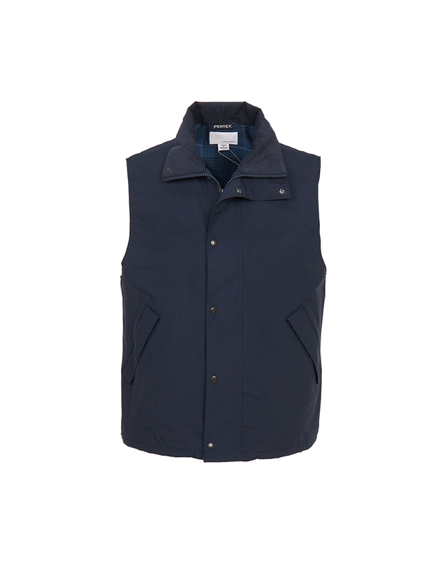 나나미카 나나미카 2L 퍼텍스 언리미티드 필드 조끼 S25FN073E DARK NAVY (남여공용) 착용컷