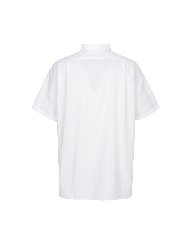 나나미카 나나미카 반팔 셔츠 S26SG088E OFF WHITE (남여공용) 착용컷
