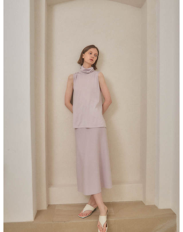 테라누고 merino wool 70% silk 30% | turtleneck sleeveless knit top - Pale Purple 착용컷