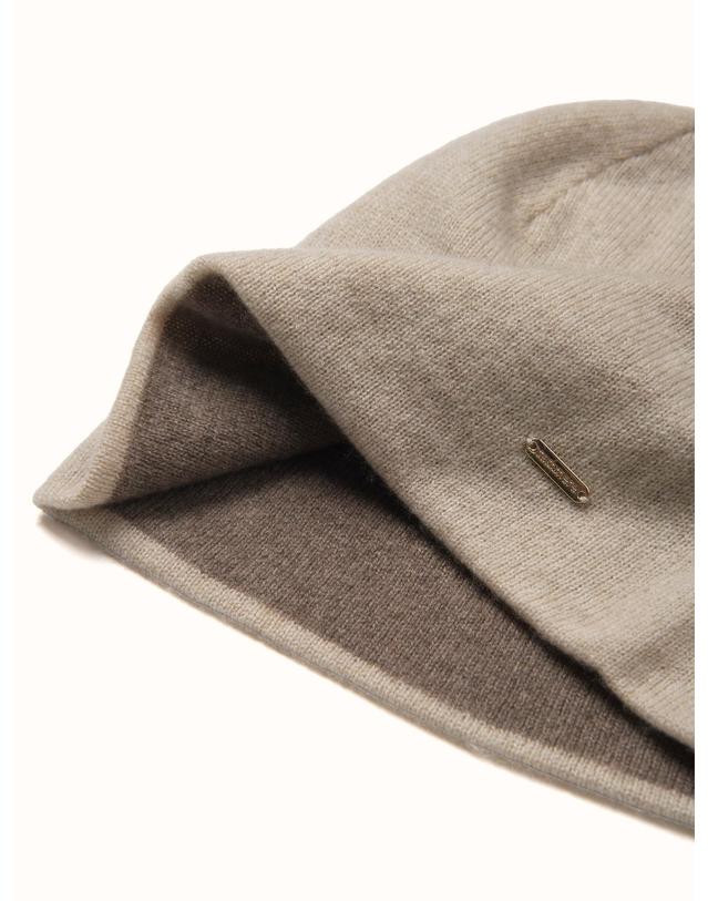 테라누고 cashmere 100% | cashmere contrast beanie - Oat 베이지 착용컷
