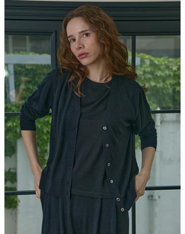 silk 30% merino wool 70% | V-neck knit cardigan - Navy