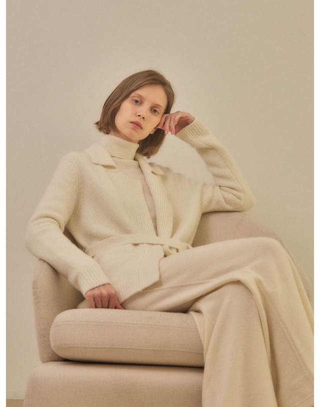 테라누고 cashmere 100% | collar neck belt cardigan - White 착용컷