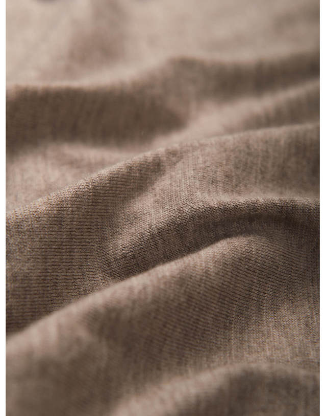 테라누고 cashmere 100% | superfine round neck cardigan - Brown 착용컷