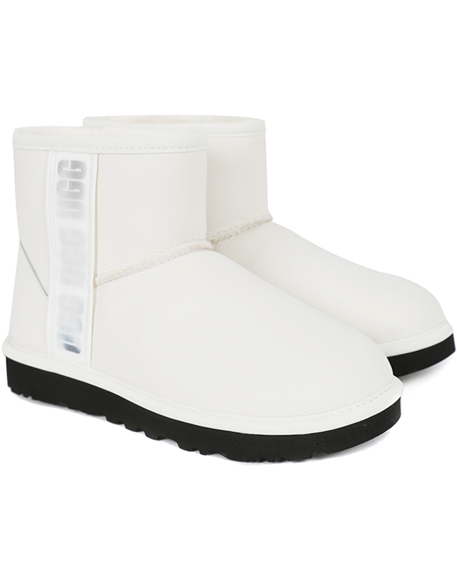 어그 어그 UGG 여성 털부츠 클래식 미니 사이드 로고 II 양털 부츠 (1133490-UMWH) 착용컷