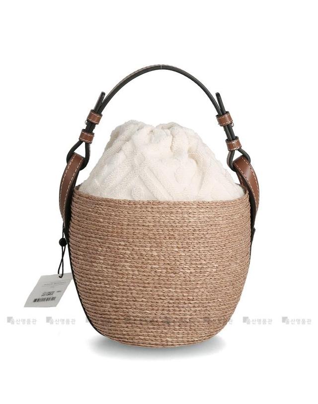 헬렌카민스키 스트링 메탈로고 BAG51753 Nougat Parchment 헬렌카민스키 아구아 버킷 토트백 크로스백 숄더백 착용컷