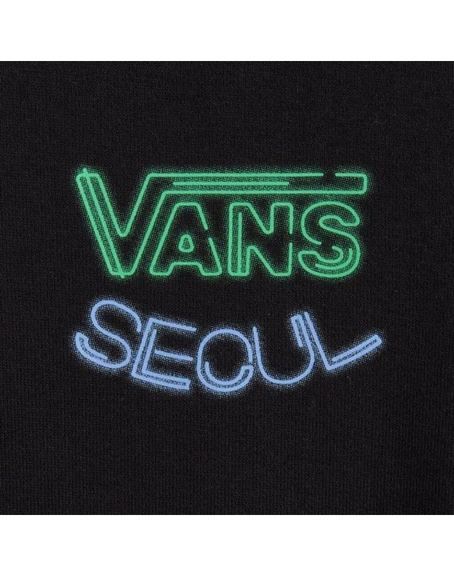 반스 [갤러리아] [공용] 반스 서울 나이트 긴소매 티셔츠 VN000U0EBLK [타임월드] 착용컷
