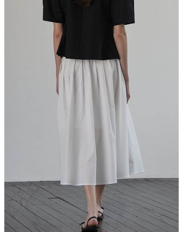 비뮤즈맨션 Tuck pleats long skirt - White 착용컷