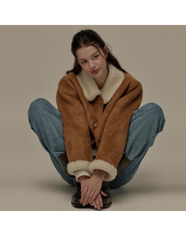 비뮤즈맨션 Gold button mustang jacket - Beige 착용컷