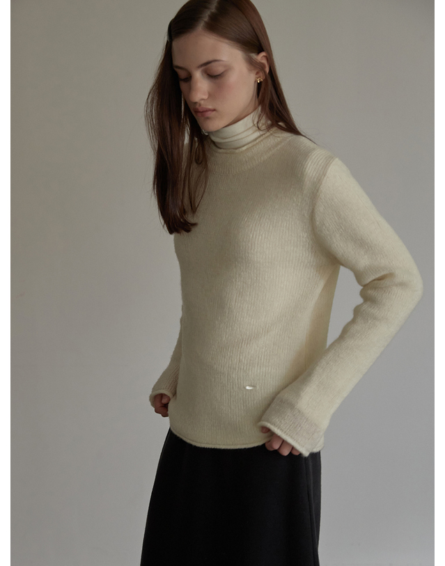 비뮤즈맨션 Half neck wool knit top - Ivory 착용컷
