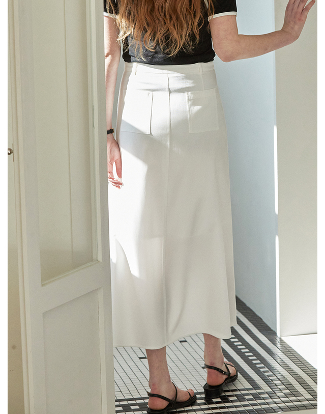 비뮤즈맨션 Cutting line flare skirt - White 착용컷