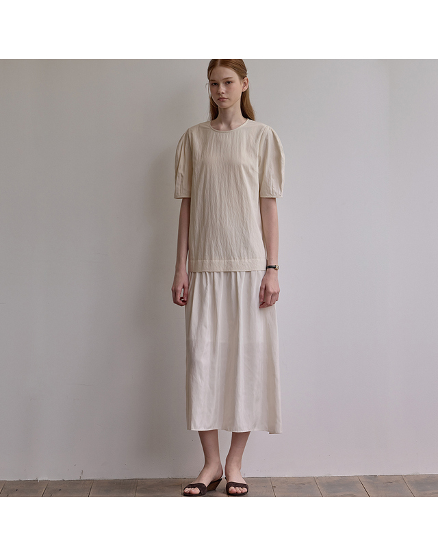 비뮤즈맨션 Curved sleeve maxi dress - Black 착용컷