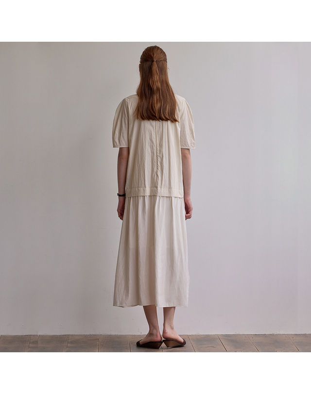 비뮤즈맨션 Curved sleeve maxi dress - Cream 착용컷