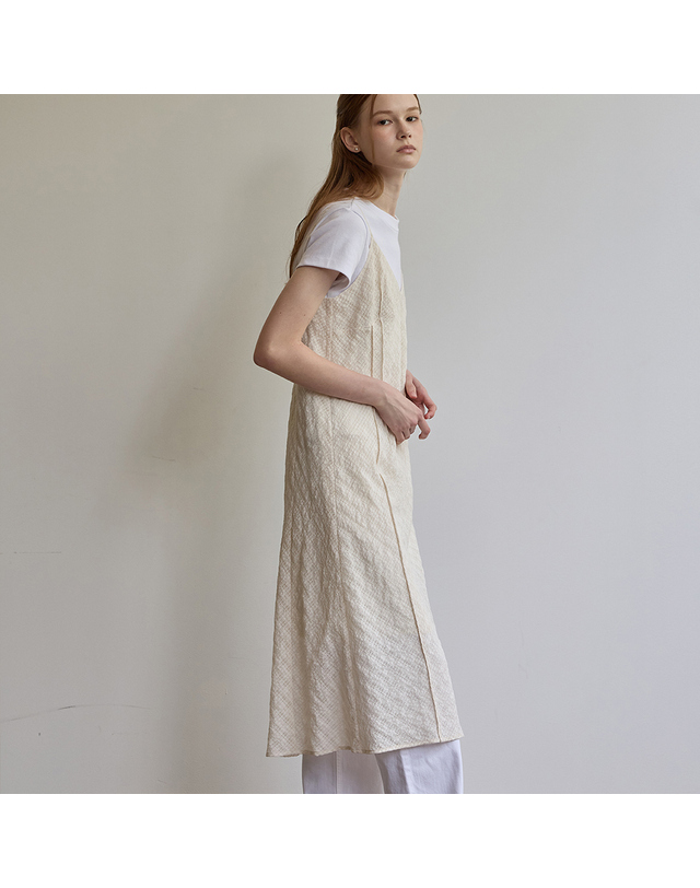 비뮤즈맨션 Bias check layered dress - Butter cream 착용컷