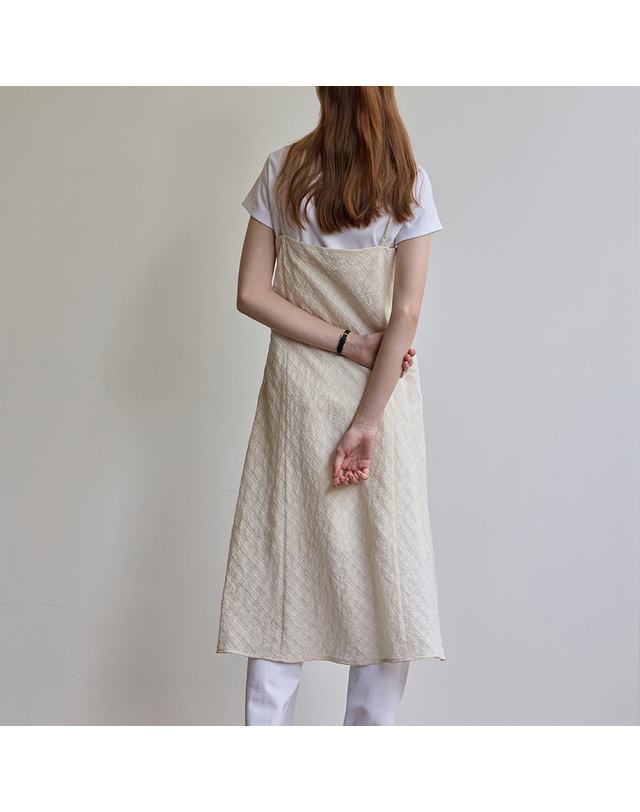 비뮤즈맨션 Bias check layered dress - Butter cream 착용컷