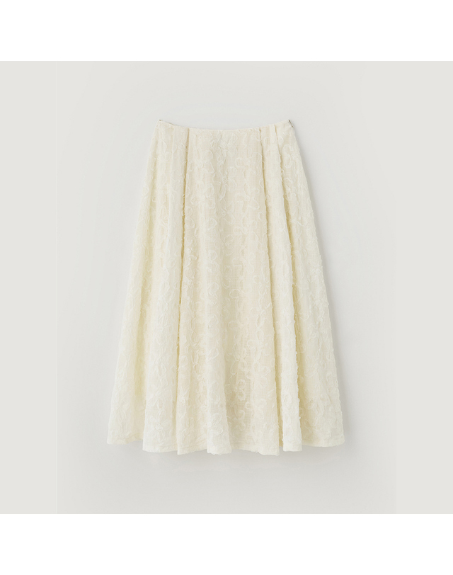 비뮤즈맨션 Flower tuck flare skirt - Cream 착용컷
