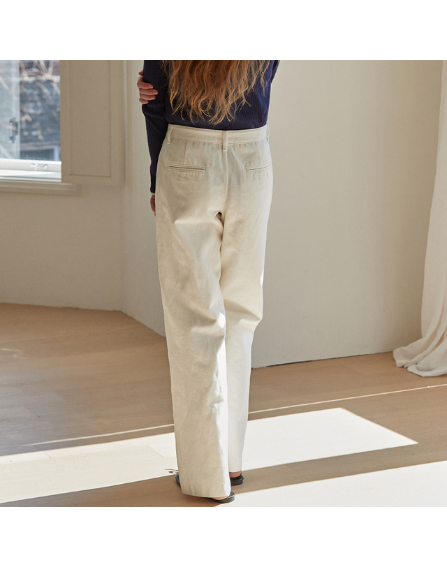 비뮤즈맨션 Pocket point cotton pants - Off white 착용컷