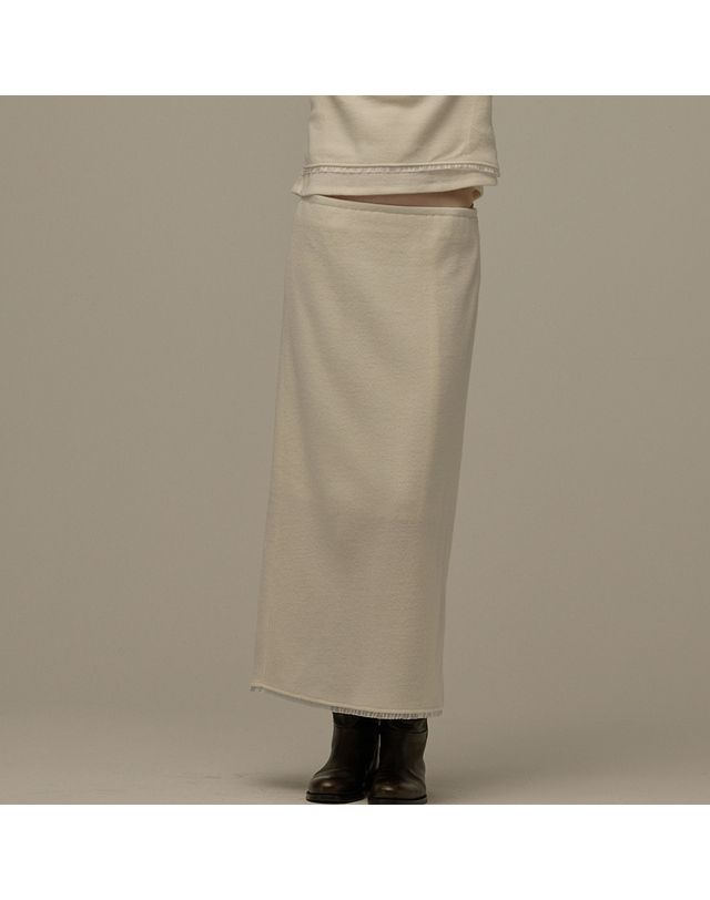 비뮤즈맨션 Lace detail H-line skirt - Charcoal 착용컷