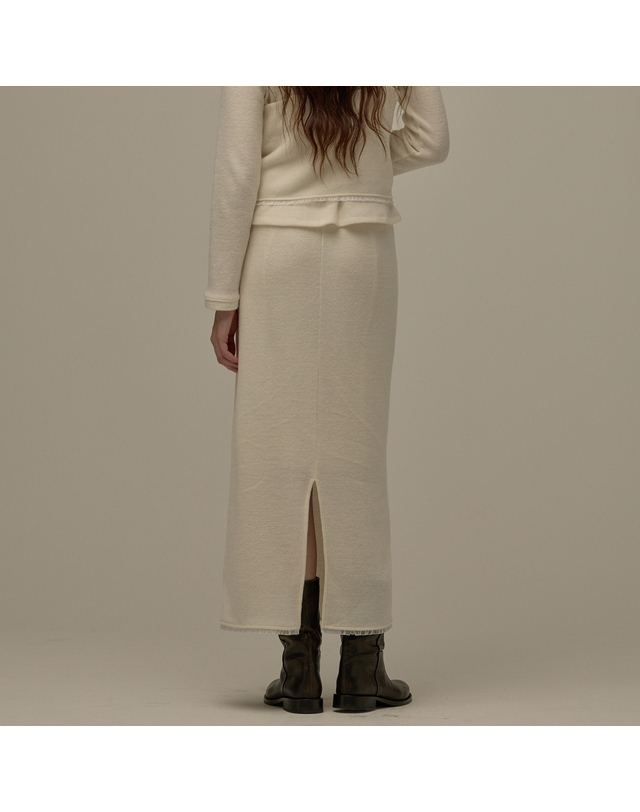 비뮤즈맨션 Lace detail H-line skirt - Ivory 착용컷