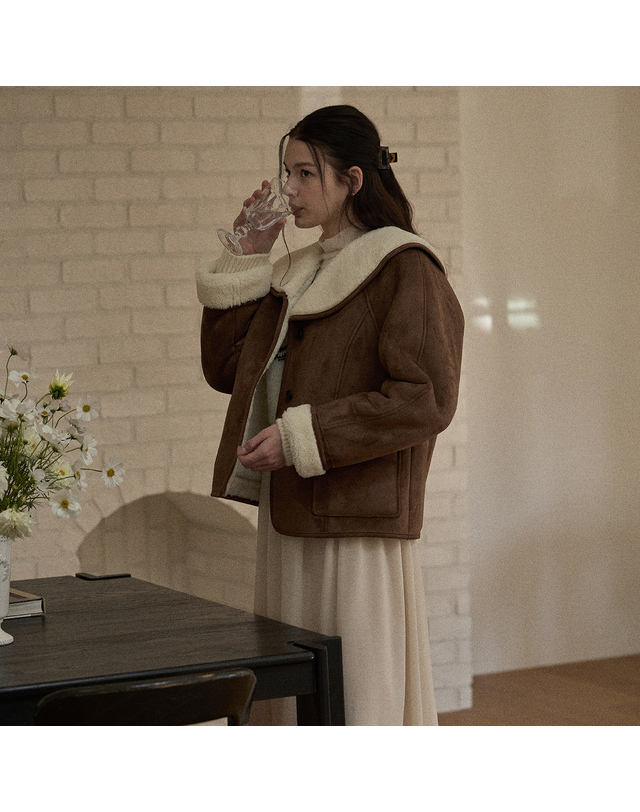 비뮤즈맨션 Wide collar mustang jacket - Brown 착용컷