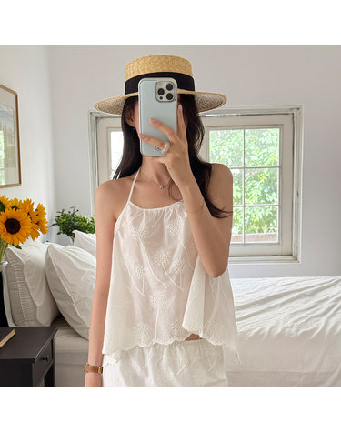Scallop lace halterneck top - White