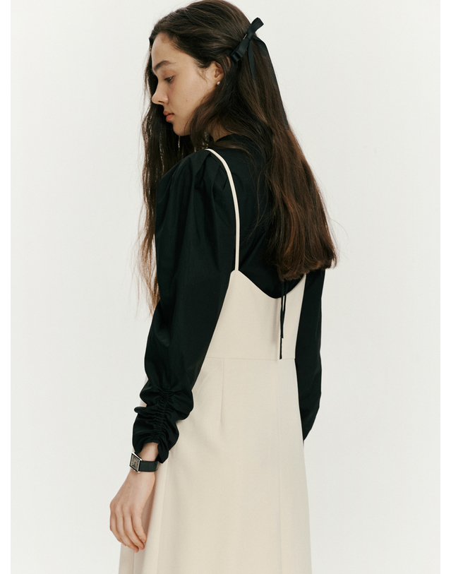 비뮤즈맨션 2 way volume blouse - Black 착용컷