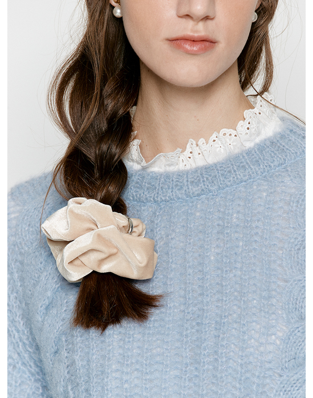 비뮤즈맨션 Velvet pearl scrunchie - 3colors 착용컷