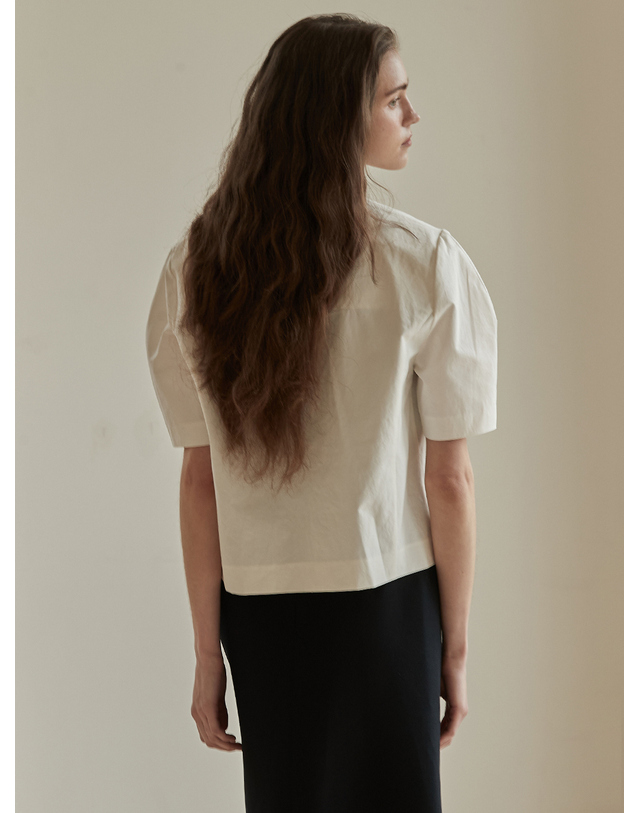 비뮤즈맨션 Lace flat collar jacket - Off white 착용컷