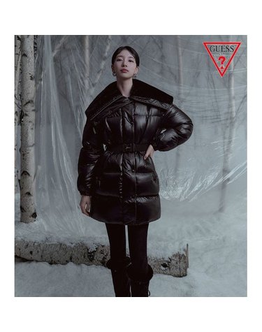 [갤러리아] GUESS 25FW [SUZY] YP4W5874 와이드 퍼 중힙 글램 다운