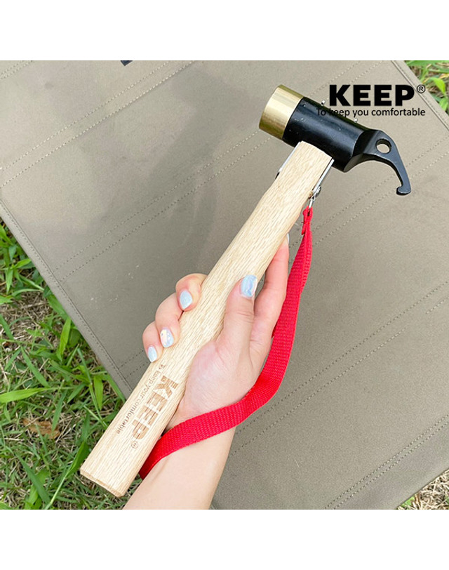 킵_캠핑 킵 KEEP 캠핑 황동 우드 파운딩 해머 착용컷