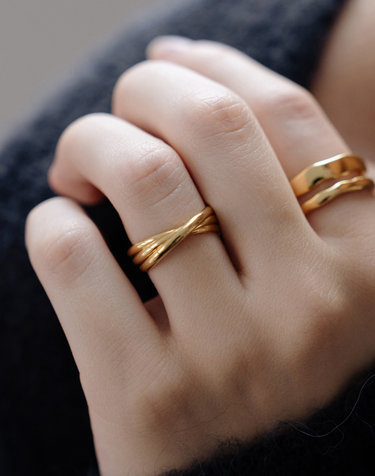 TB025 twist line open ring