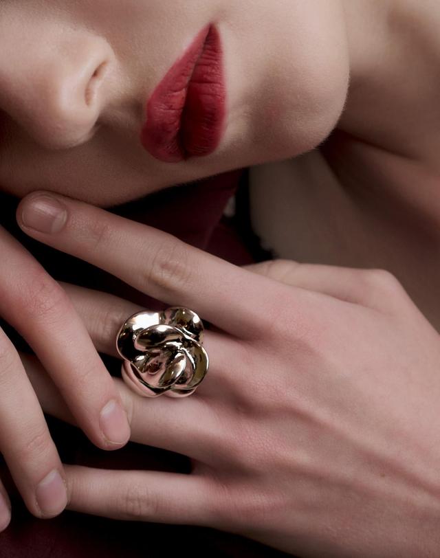 티오유 SS008 Big Rose Ring 착용컷
