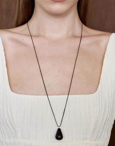 AT013 BLACK DROP NECKLACE
