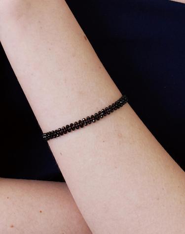 AT017 BLACK DOT BRACELET