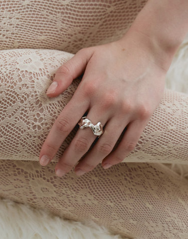 ARM012 Raw Pearl Cradling Ring