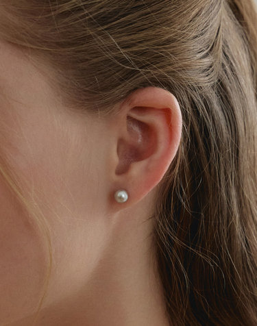 ARM006 Gray Pearl Stud Earrings