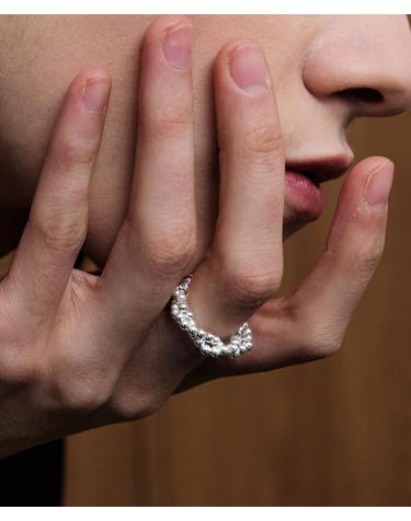 NP018 Twisted Ball Ring