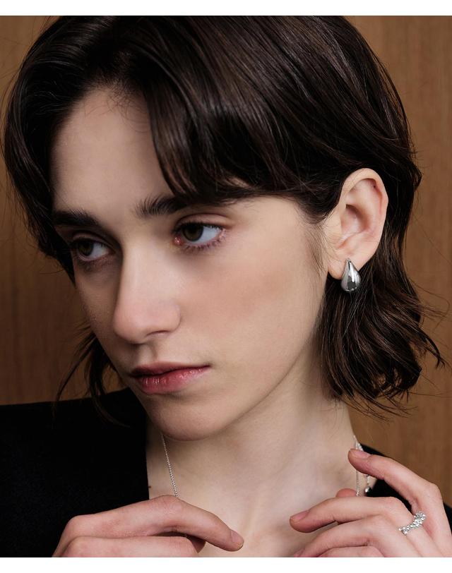 티오유 NP020 Metal Volume Earrings 착용컷