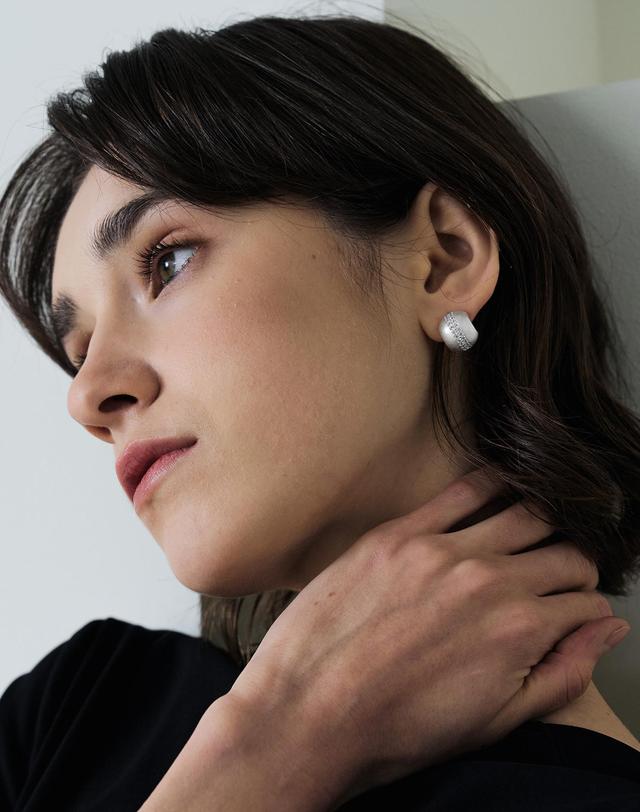 티오유 NP031 Matte Cubic Setting Ball Earrings 착용컷