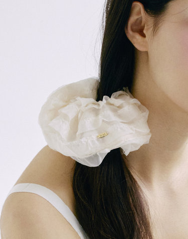 하스 HSU008 Oversized ruffled lace scrunchie