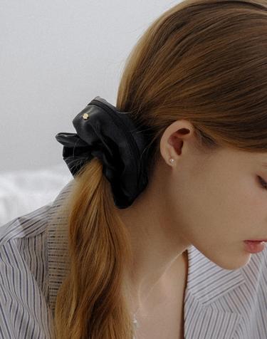HLD003 Satin pouch scrunchie