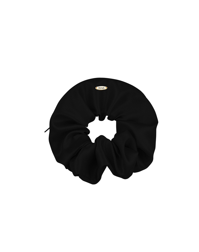 하스 HLD003 Satin pouch scrunchie 착용컷