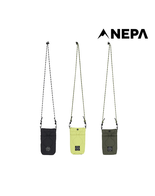 네파 네파 공용 써모-퍼프 파우치 7KE7519 착용컷