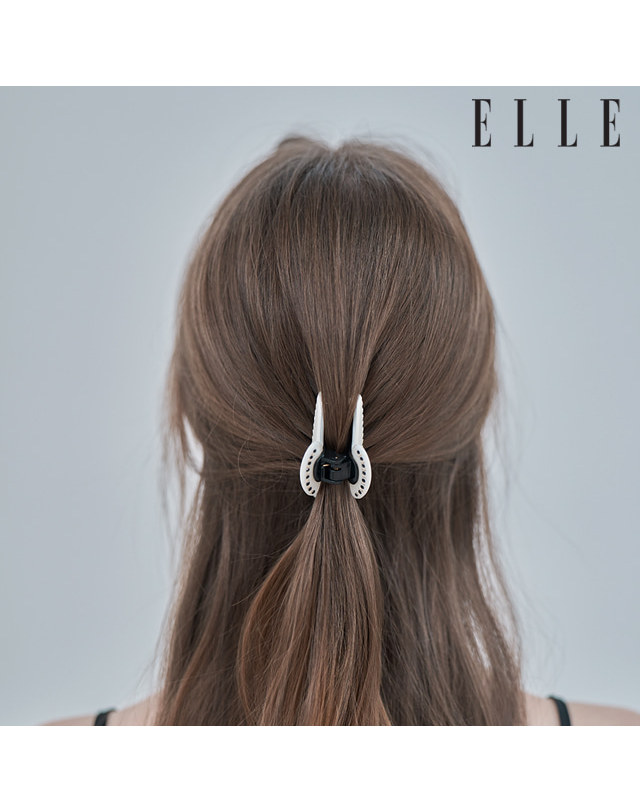 엘르헤어 블랙 큐빅 포인트 스몰 집게핀 ELHC011 착용컷
